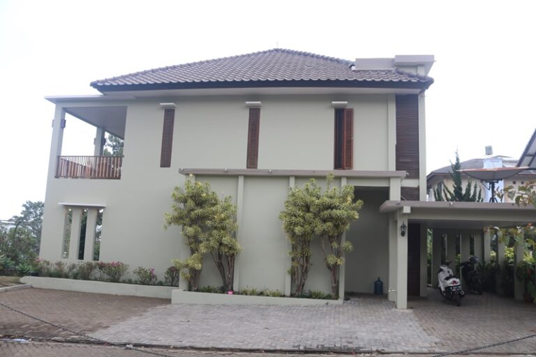 Villa Suji Istana Bunga Lembang 5 Kamar Private Pool