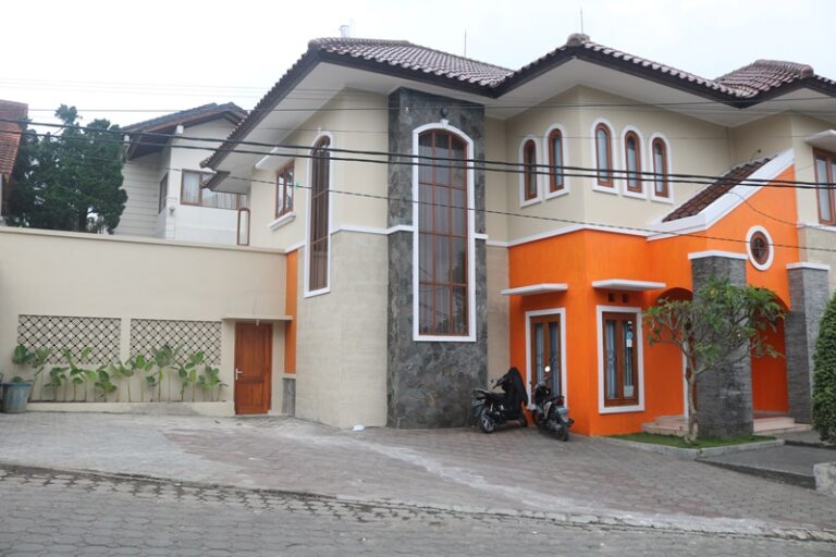 Villa Orange Lembang 5 Kamar Private Pool – Komplek Villa Istana Bunga Parongpong