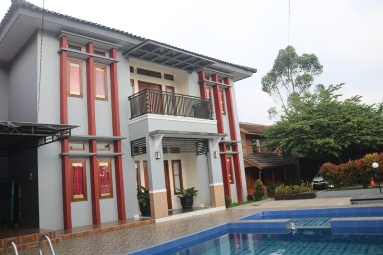 Villa Rasberry Garden Lembang 6 Kamar Private Pool – Lokasi Lembang Cikole